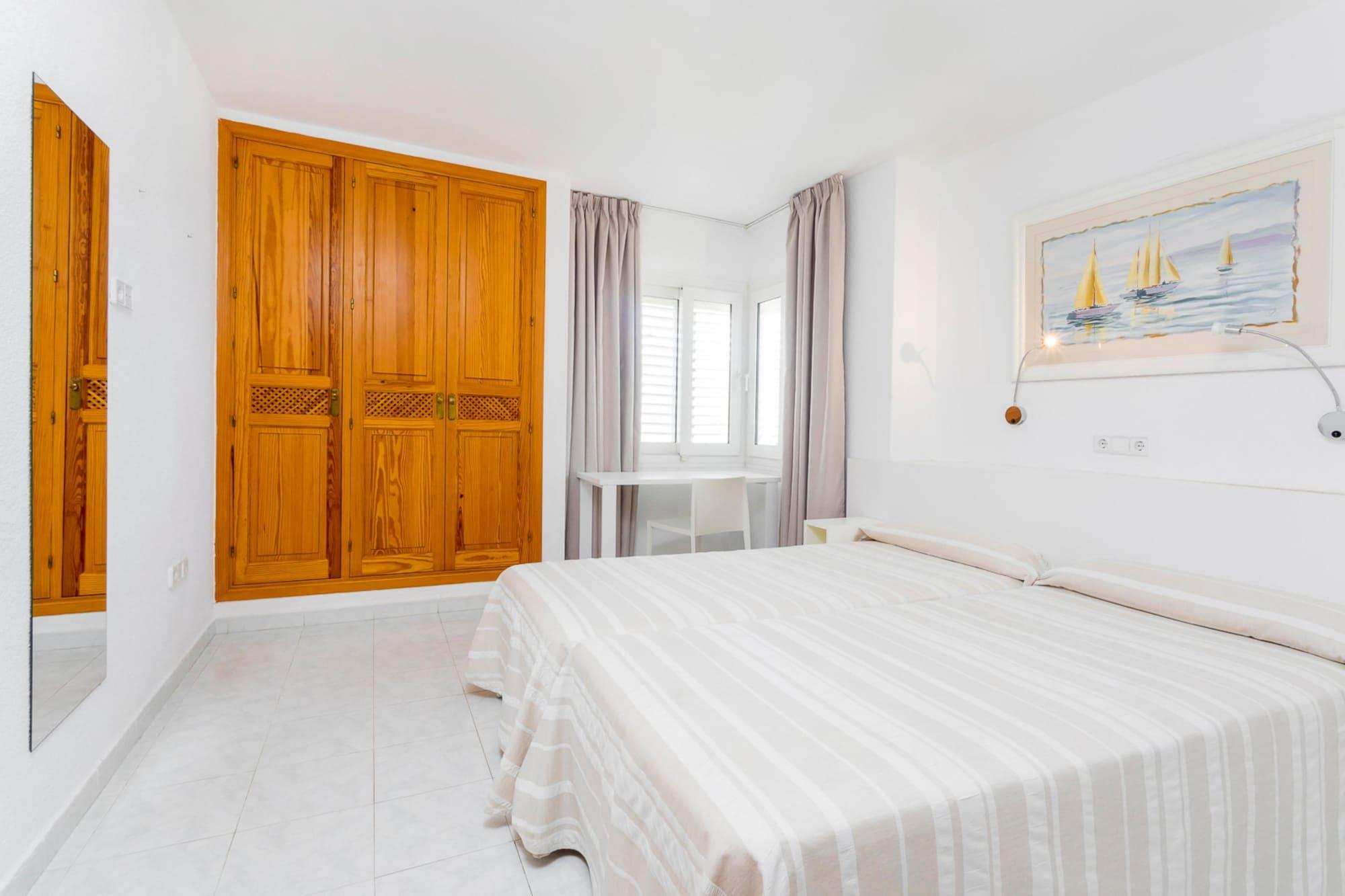 Aparthotel Duquesa Playa Santa Eularia des Riu Buitenkant foto