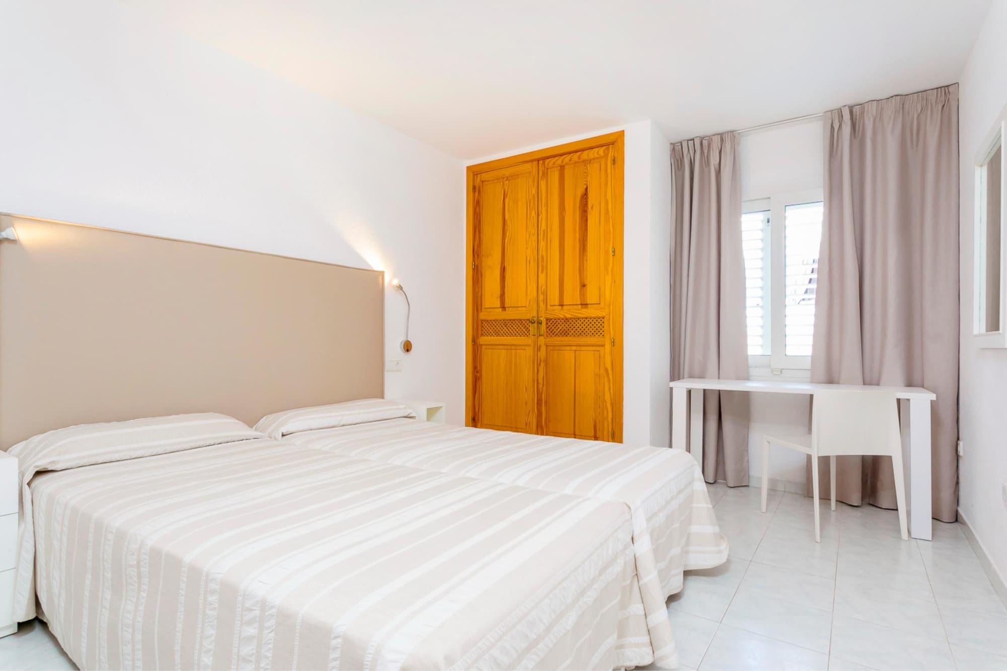 Aparthotel Duquesa Playa Santa Eularia des Riu Buitenkant foto