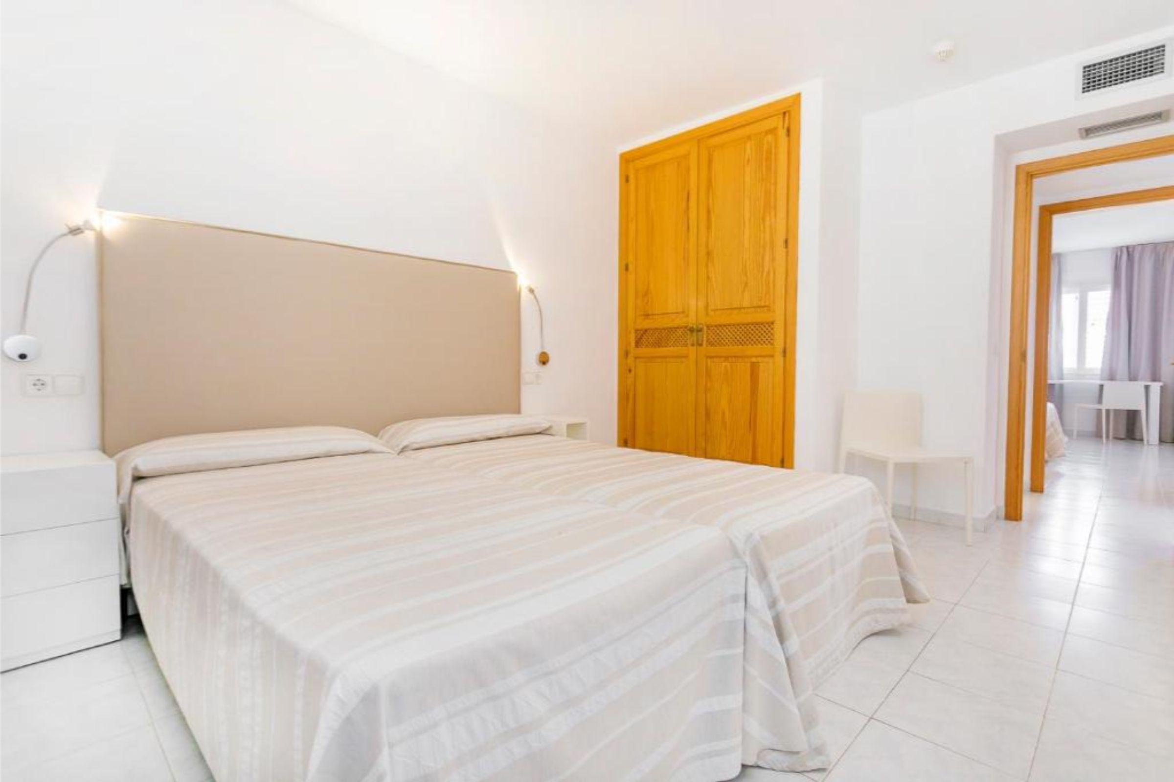 Aparthotel Duquesa Playa Santa Eularia des Riu Buitenkant foto