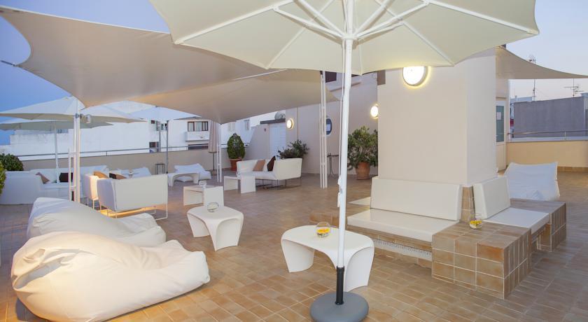 Aparthotel Duquesa Playa Santa Eularia des Riu Buitenkant foto