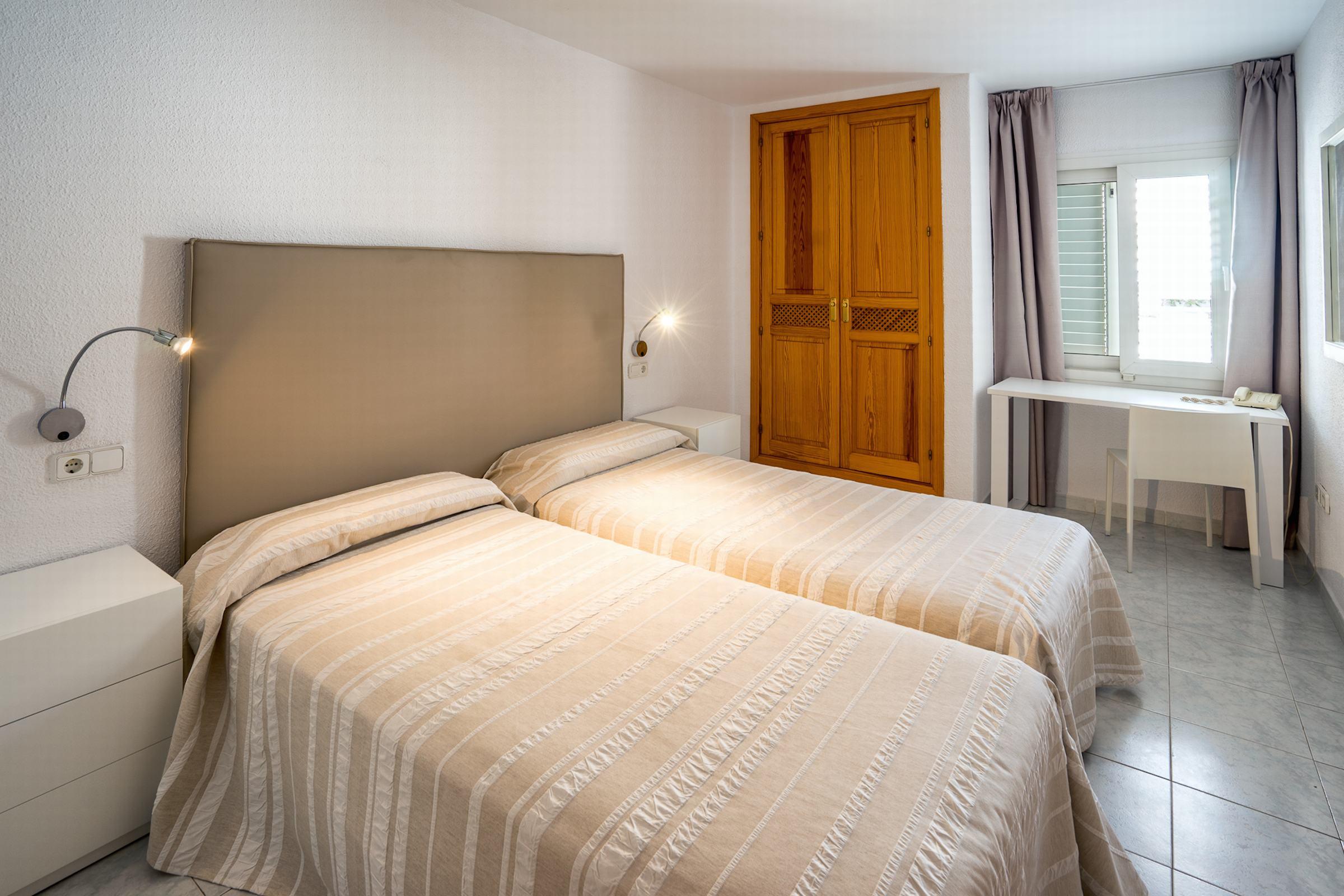 Aparthotel Duquesa Playa Santa Eularia des Riu Buitenkant foto