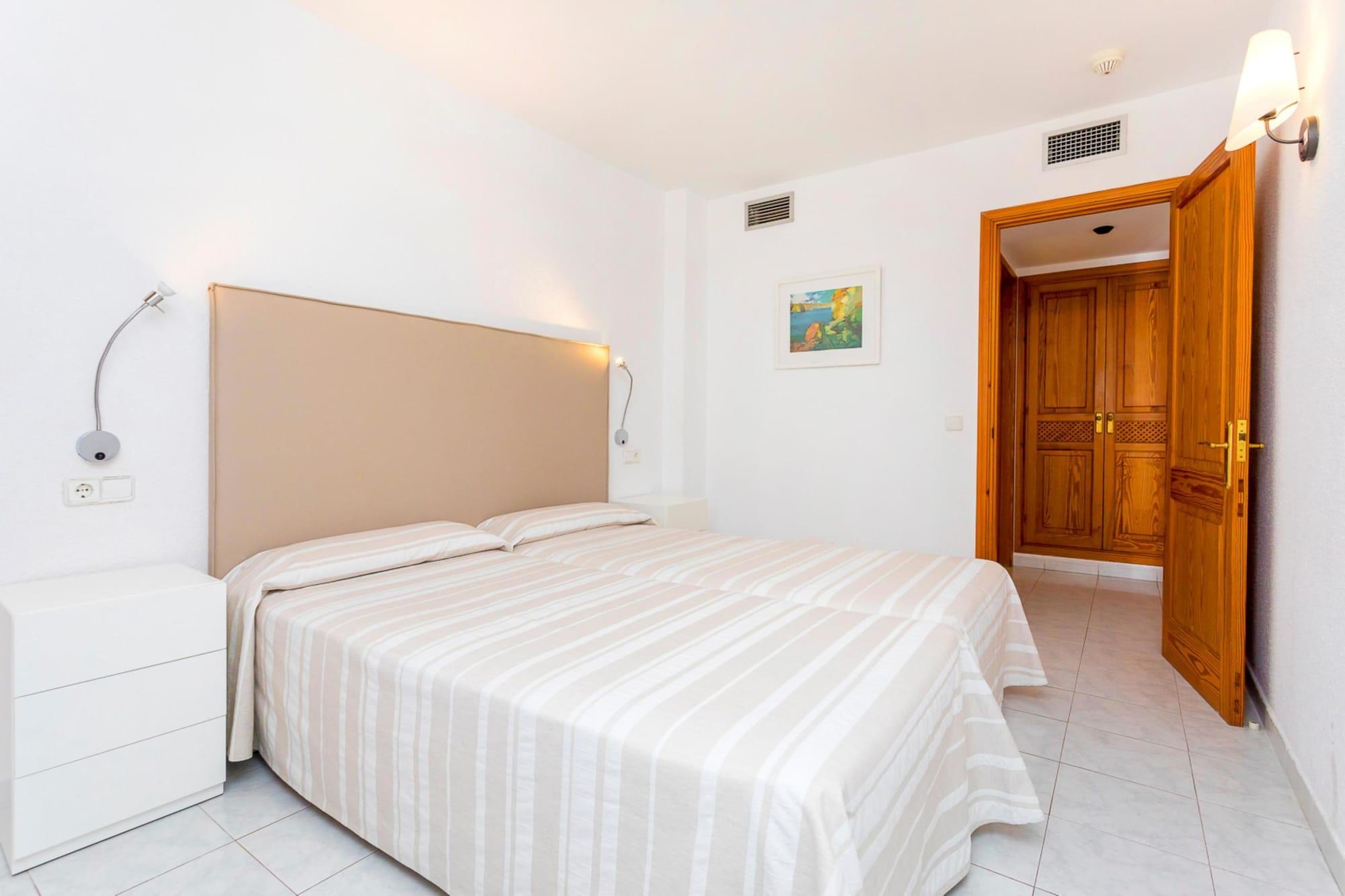Aparthotel Duquesa Playa Santa Eularia des Riu Buitenkant foto
