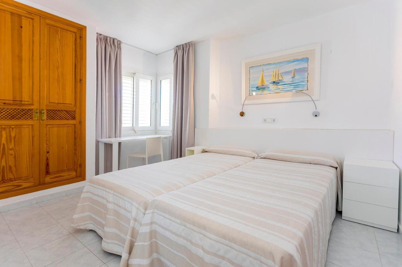 Aparthotel Duquesa Playa Santa Eularia des Riu Buitenkant foto