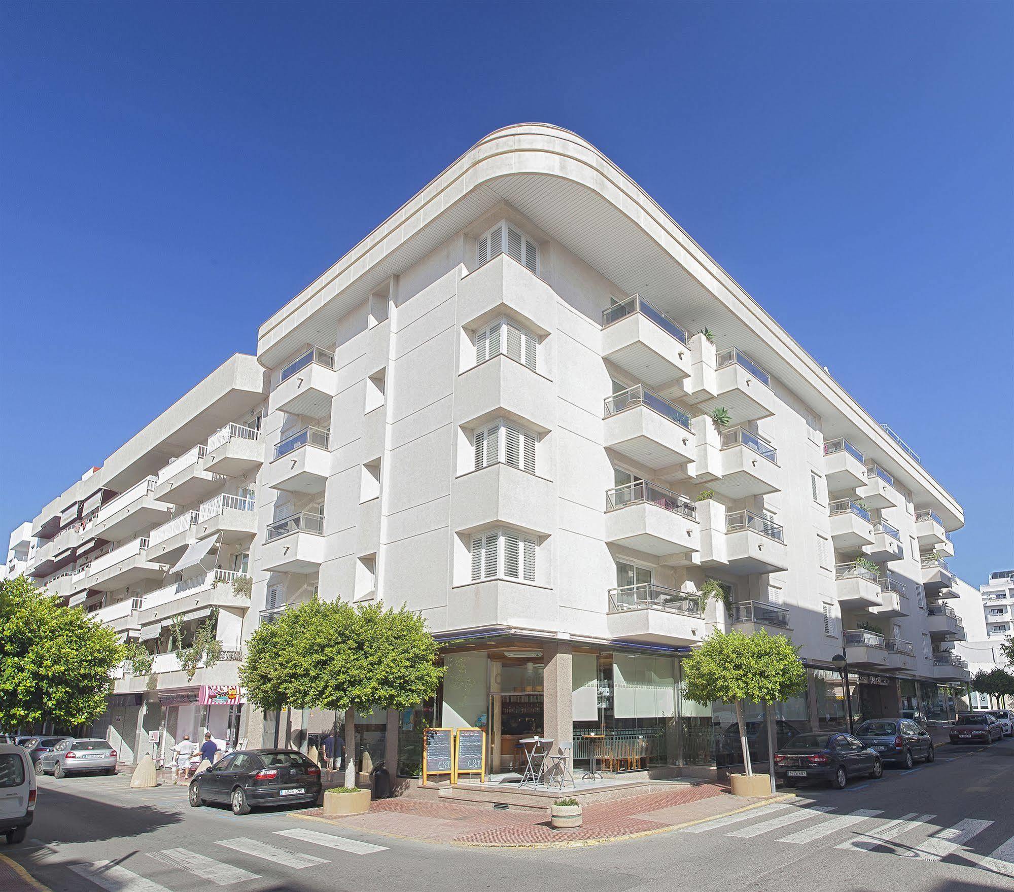 Aparthotel Duquesa Playa Santa Eularia des Riu Buitenkant foto